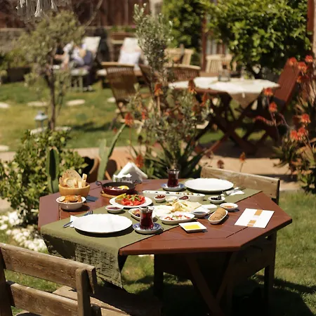 Zevkliler 3* Alaçatı